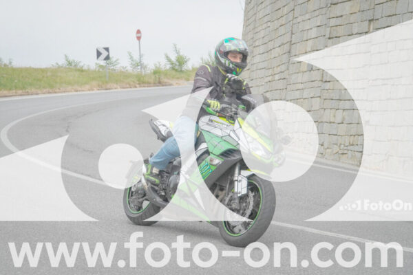 <h1 class="product-title">thumb_FF107435</h1>