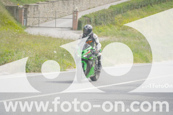 <h1 class="product-title">thumb_FF107619</h1>