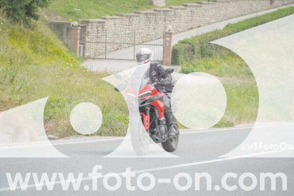 <h1 class="product-title">thumb_FF107704</h1>