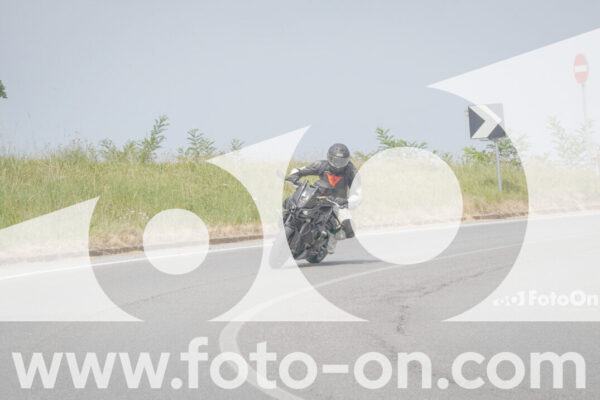 <h1 class="product-title">thumb_FF107745</h1>