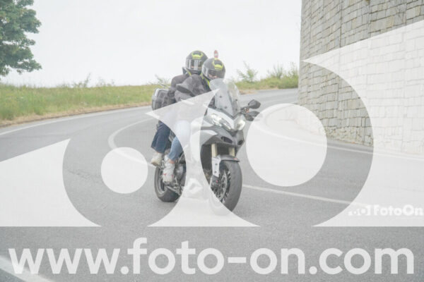 <h1 class="product-title">thumb_FF107811</h1>