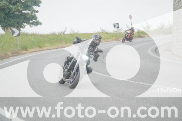 <h1 class="product-title">thumb_FF107822</h1>