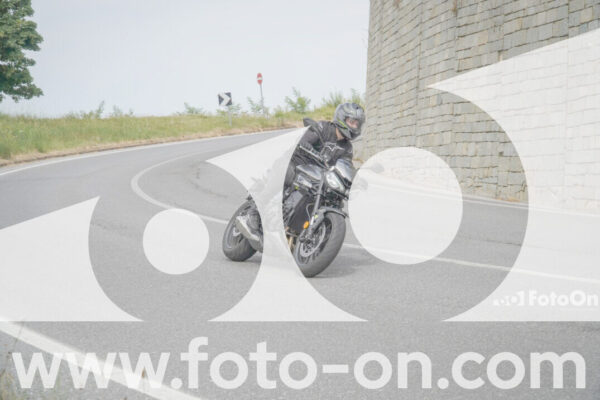 <h1 class="product-title">thumb_FF107823</h1>
