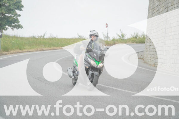 <h1 class="product-title">thumb_FF107832-1</h1>