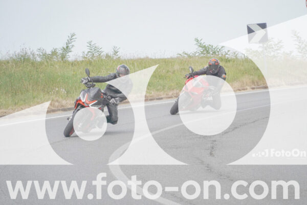 <h1 class="product-title">thumb_FF107845</h1>