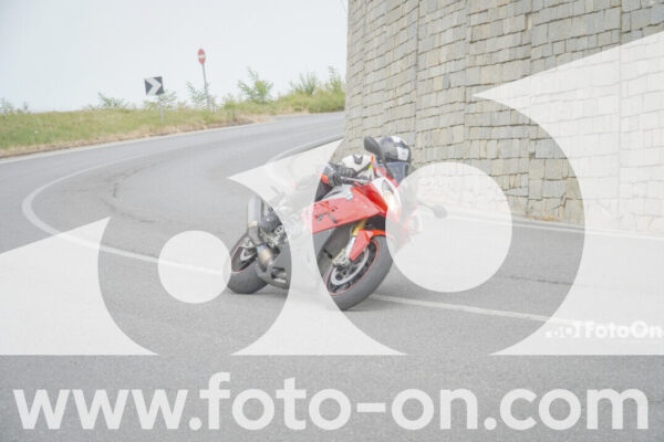 <h1 class="product-title">thumb_FF107854</h1>