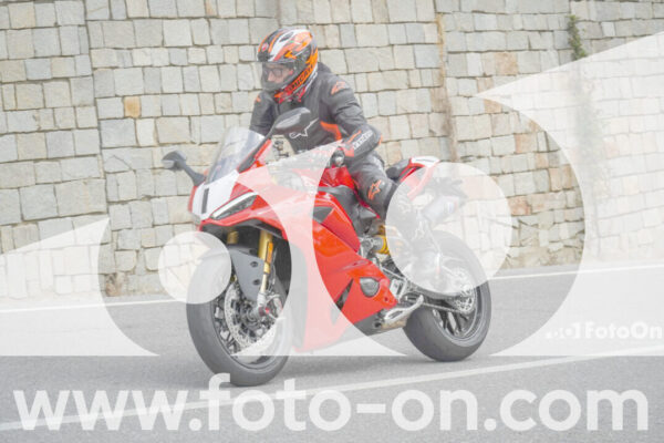 <h1 class="product-title">thumb_FF107907</h1>