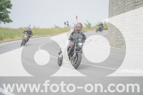 <h1 class="product-title">thumb_FF107965</h1>