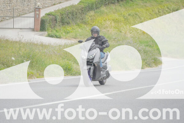 <h1 class="product-title">thumb_FF107999</h1>