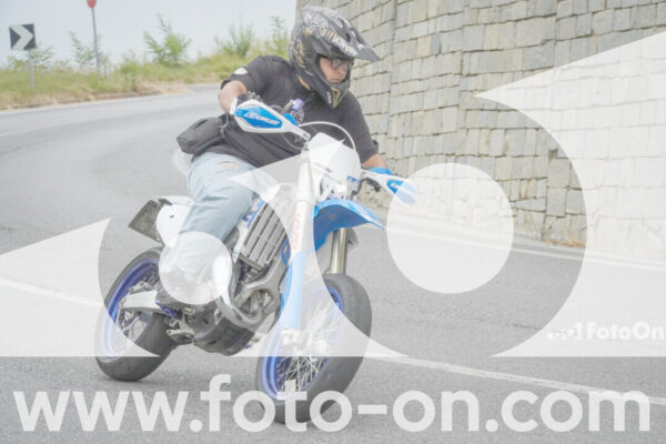 <h1 class="product-title">thumb_FF108235</h1>