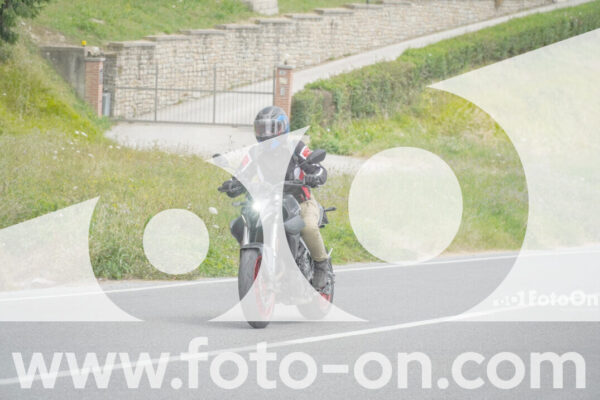 <h1 class="product-title">thumb_FF108552</h1>