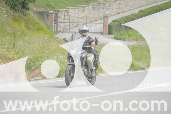 <h1 class="product-title">thumb_FF108572-1</h1>