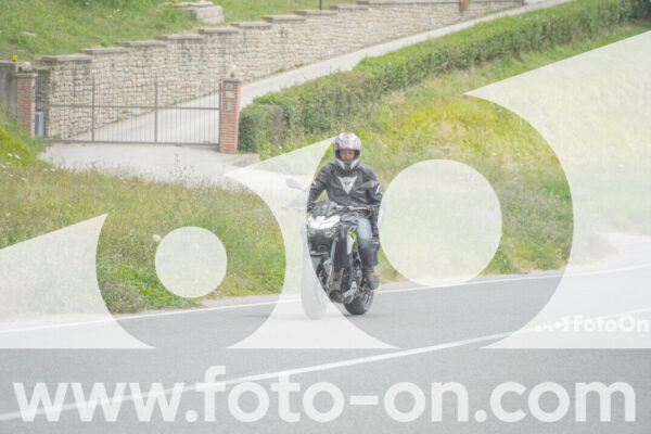 <h1 class="product-title">thumb_FF108653-1</h1>