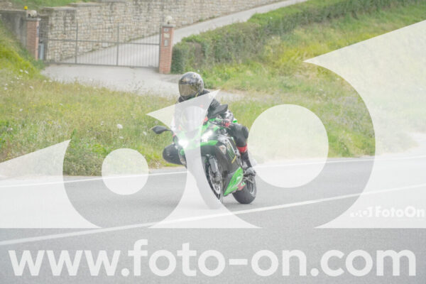 <h1 class="product-title">thumb_FF108734-1</h1>
