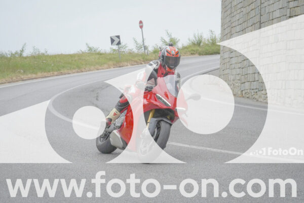 <h1 class="product-title">thumb_FF108809</h1>