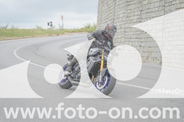 <h1 class="product-title">thumb_FF108837-1</h1>