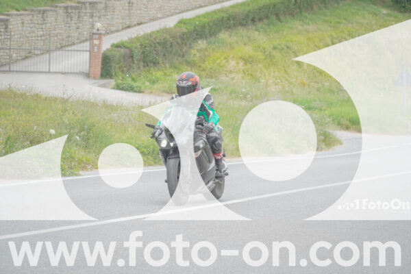<h1 class="product-title">thumb_FF108881</h1>