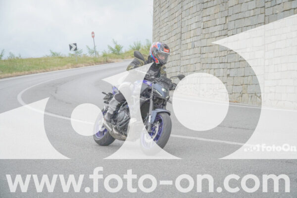<h1 class="product-title">thumb_FF108901</h1>