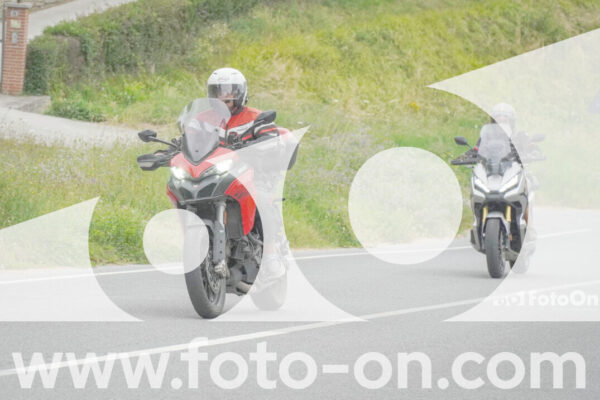 <h1 class="product-title">thumb_FF108987</h1>