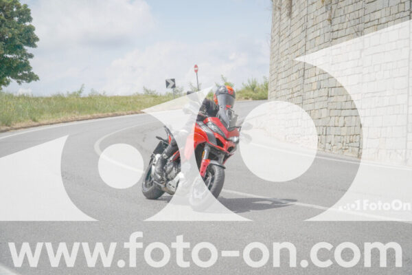 <h1 class="product-title">thumb_FF109053</h1>