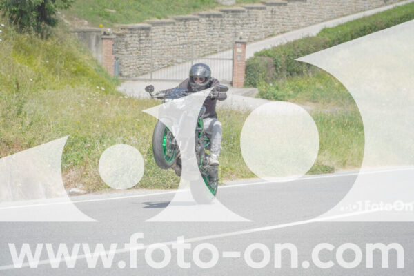 <h1 class="product-title">thumb_FF109092</h1>
