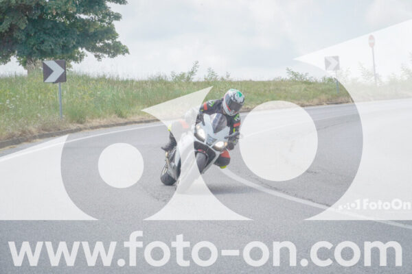 <h1 class="product-title">thumb_FF109142</h1>