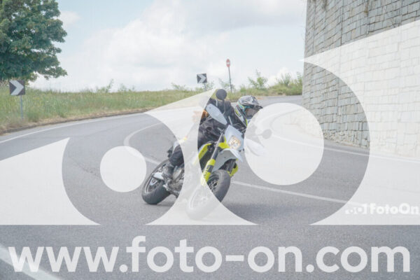 <h1 class="product-title">thumb_FF109159-1</h1>