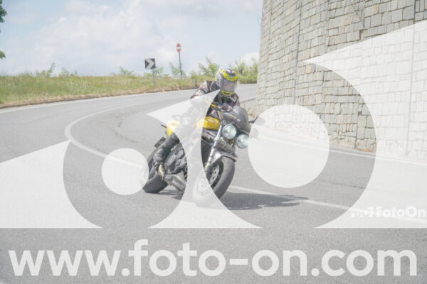 <h1 class="product-title">thumb_FF109173</h1>
