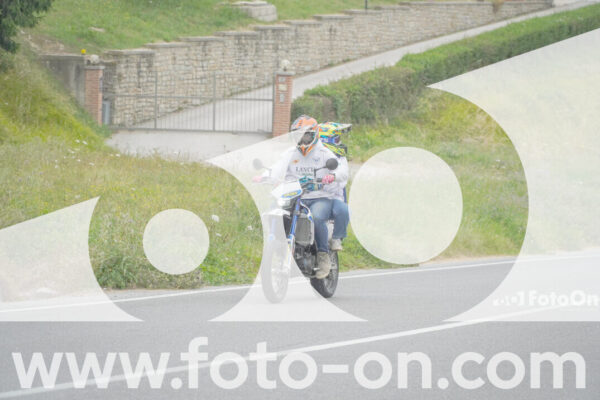 <h1 class="product-title">thumb_FF109190</h1>