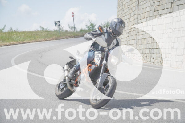 <h1 class="product-title">thumb_FF109205</h1>