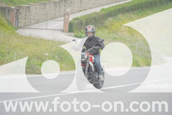 <h1 class="product-title">thumb_FF109230</h1>