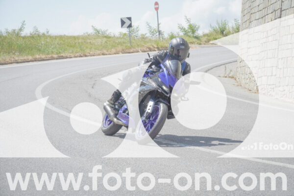 <h1 class="product-title">thumb_FF109279</h1>