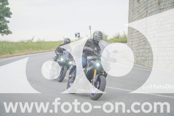 <h1 class="product-title">thumb_FF109312</h1>