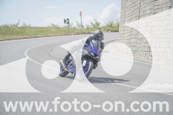 <h1 class="product-title">thumb_FF109317</h1>
