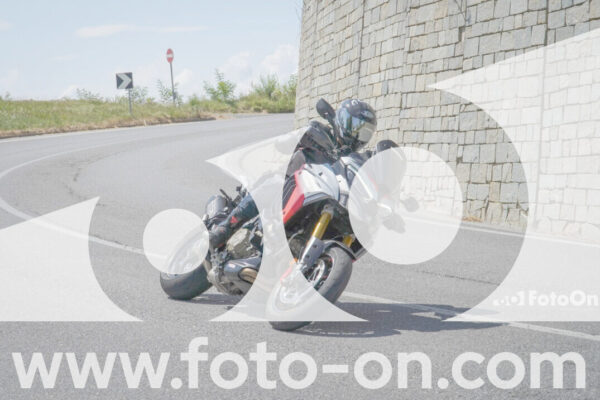 <h1 class="product-title">thumb_FF109348</h1>