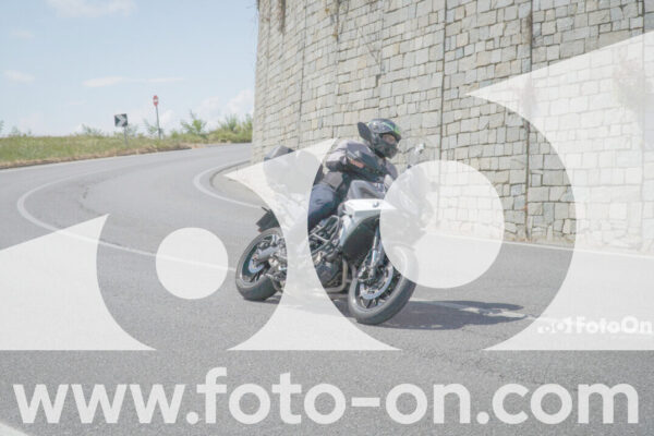 <h1 class="product-title">thumb_FF109351</h1>
