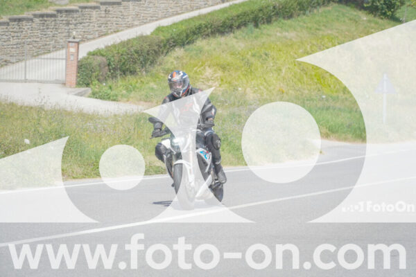 <h1 class="product-title">thumb_FF109407-1</h1>