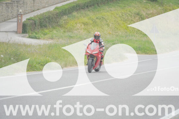 <h1 class="product-title">thumb_FF109455</h1>