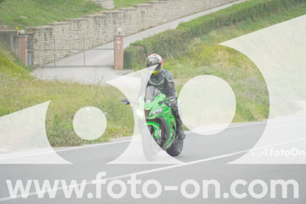 <h1 class="product-title">thumb_FF109535</h1>