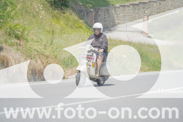 <h1 class="product-title">thumb_FF109553</h1>