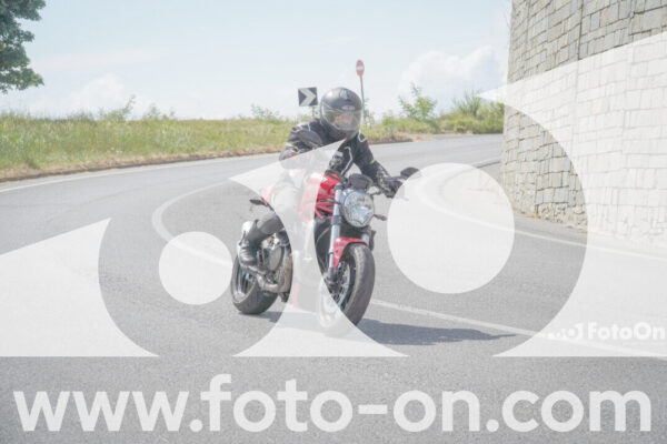 <h1 class="product-title">thumb_FF109575-1</h1>