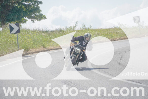 <h1 class="product-title">thumb_FF109712-1</h1>