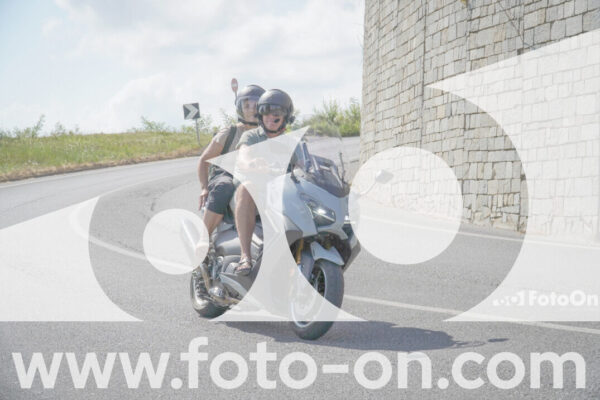<h1 class="product-title">thumb_FF109758</h1>