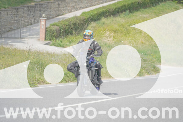 <h1 class="product-title">thumb_FF109847</h1>