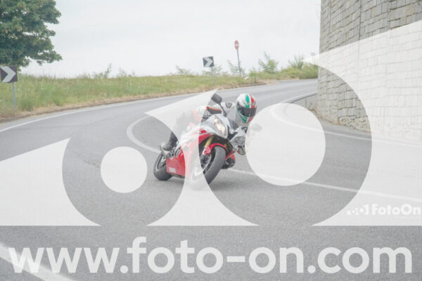 <h1 class="product-title">thumb_FF109852</h1>
