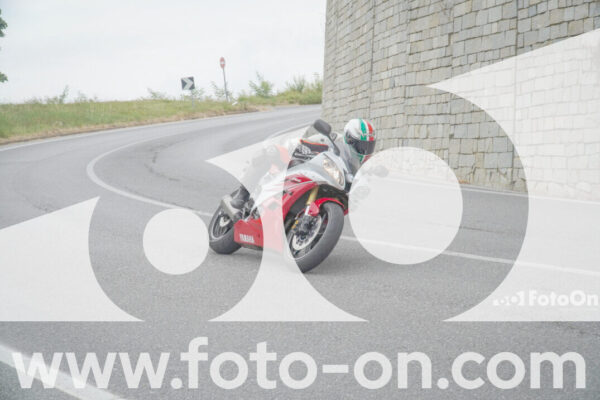 <h1 class="product-title">thumb_FF109853</h1>