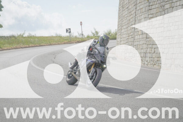 <h1 class="product-title">thumb_FF109956</h1>