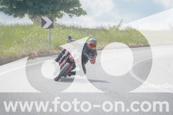 <h1 class="product-title">thumb_FF109971</h1>