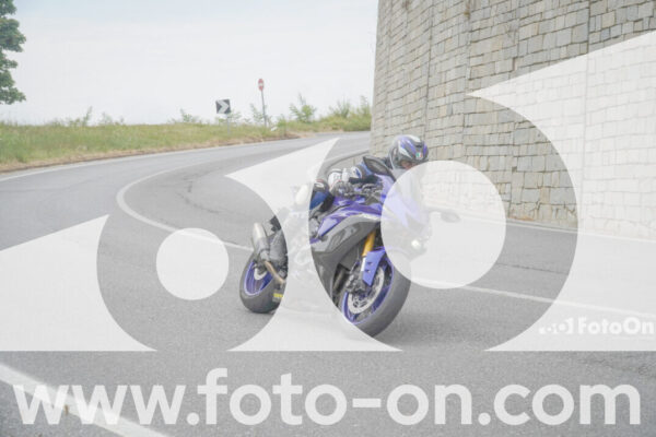 <h1 class="product-title">thumb_FF109995</h1>