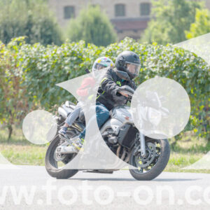 thumb_2025-08-14-Foto-On-a-Barolo-19